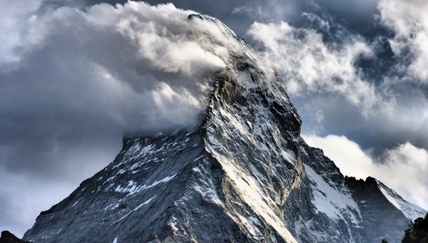 A pipáló Matterhorn Forrás: Wikipedia