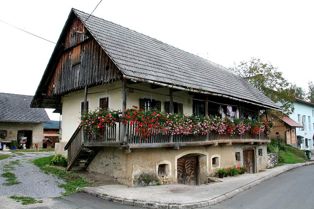Klasszikus falusi ház.