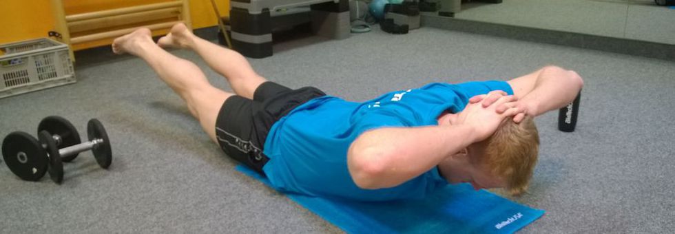 Hason fekvésből homorítás