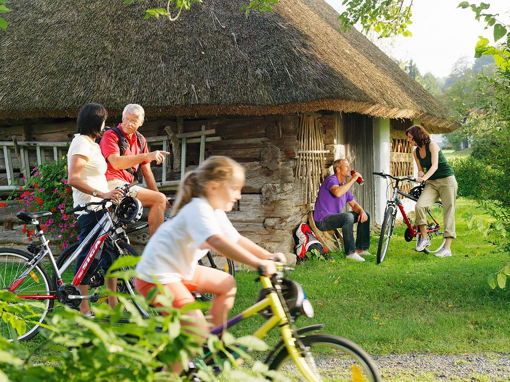 Családi kerékpározás Forrás: (c) Südburgenland Tourismus - Croce und Wir