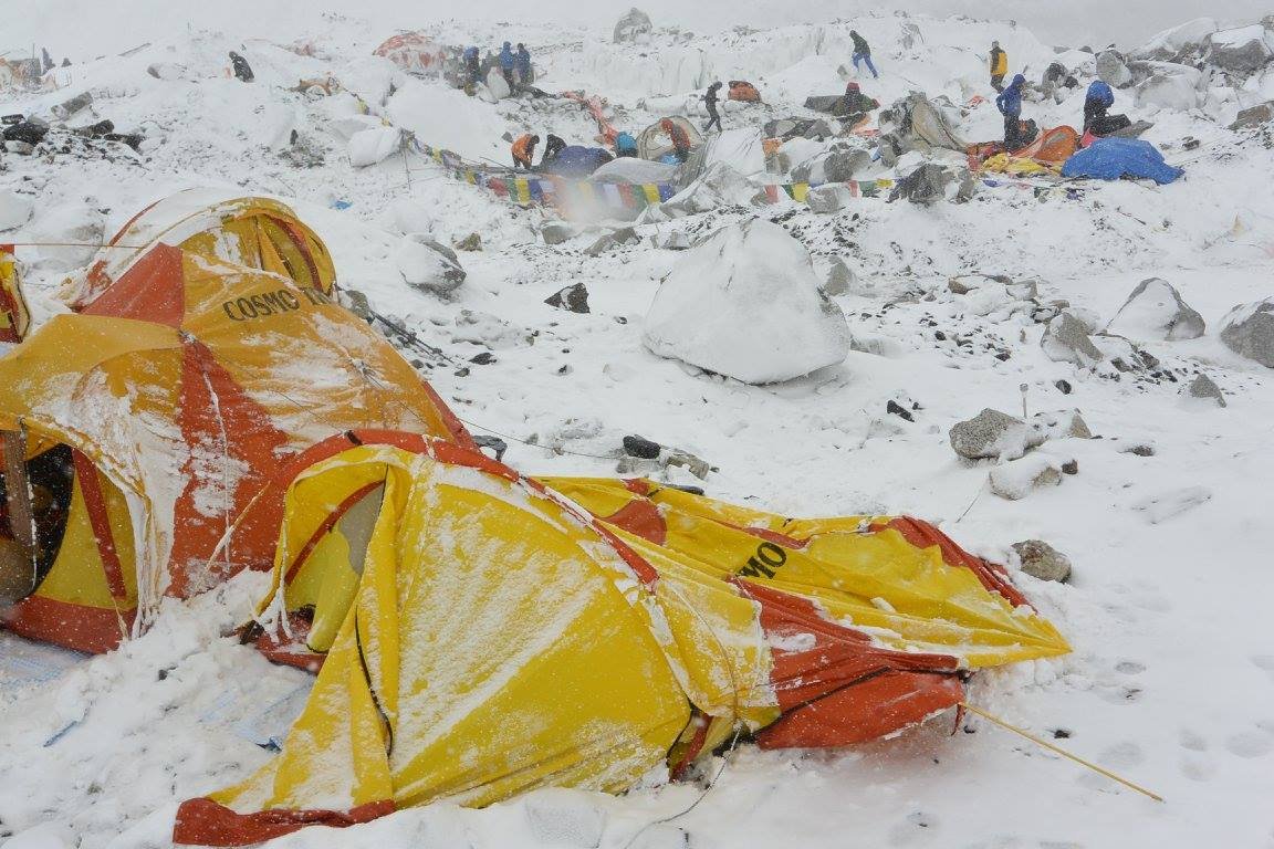 Everest alaptábor a lavina után Forrás: Fibaro Everest Facebook