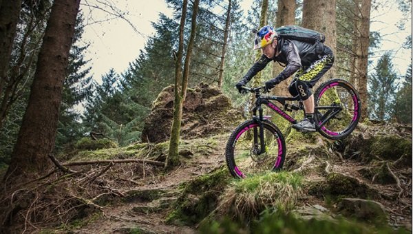 Danny Macaskill tetőtől talpig Endurában Forrás: Philip Ruopp