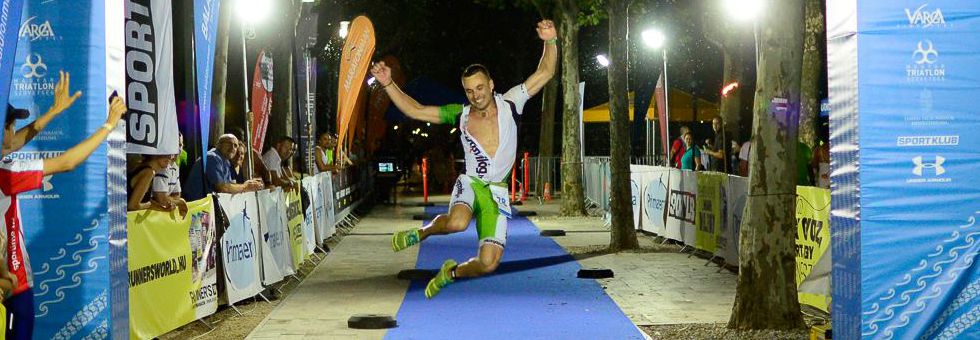 A vas elsüllyed a vízben?