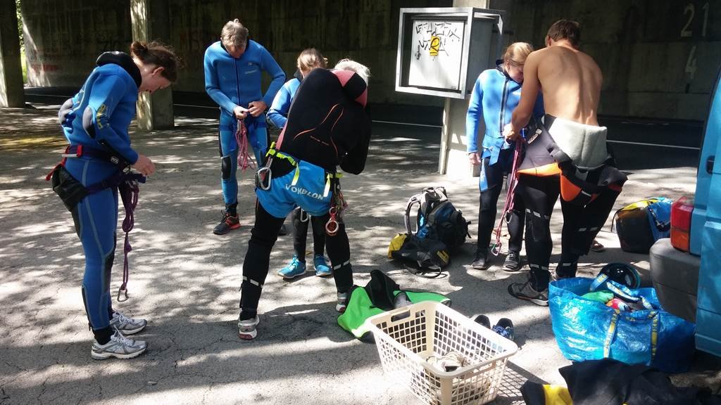 Készülődés a Tscheppaschlucht kanyoninghoz