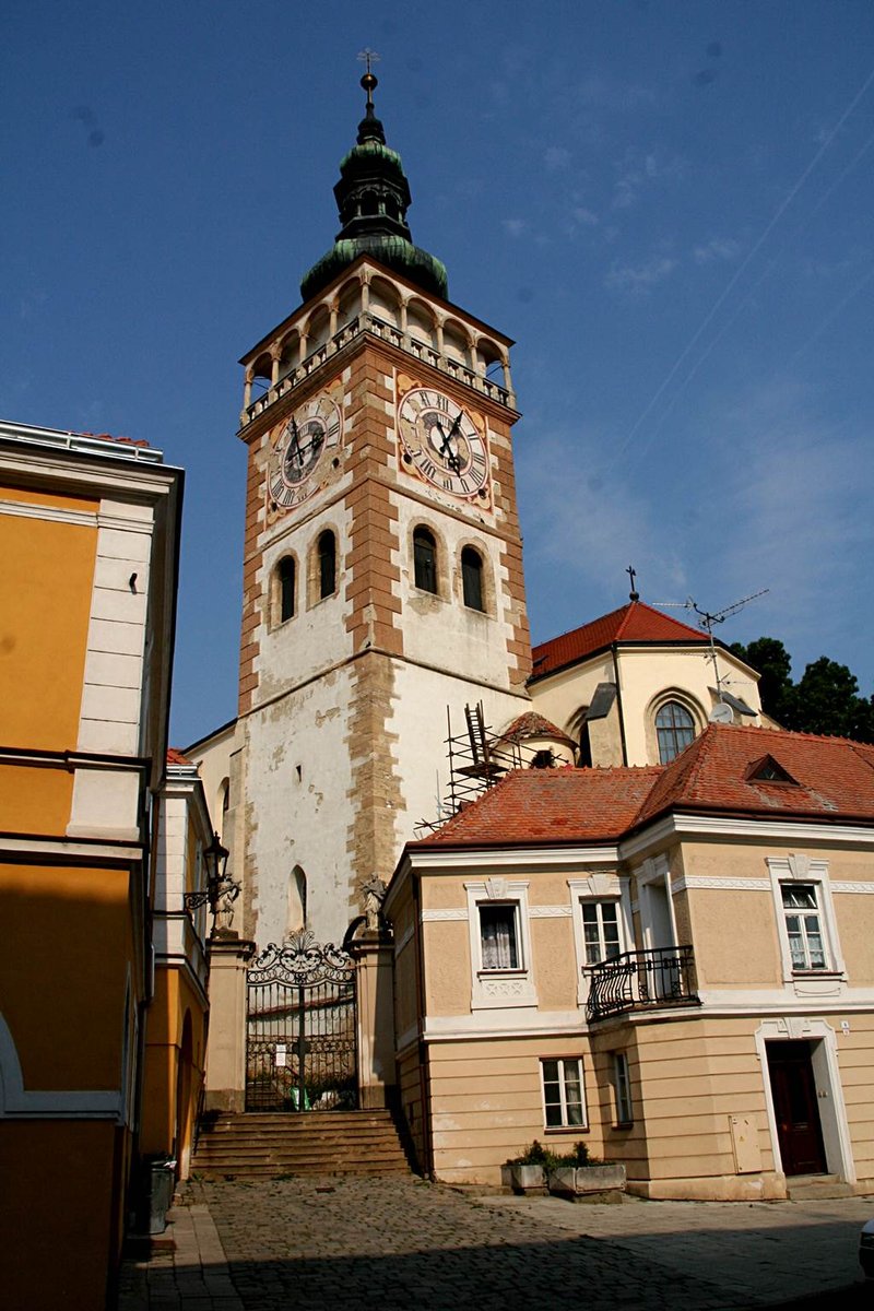 Óratorony Mikulovban a főtér mellett