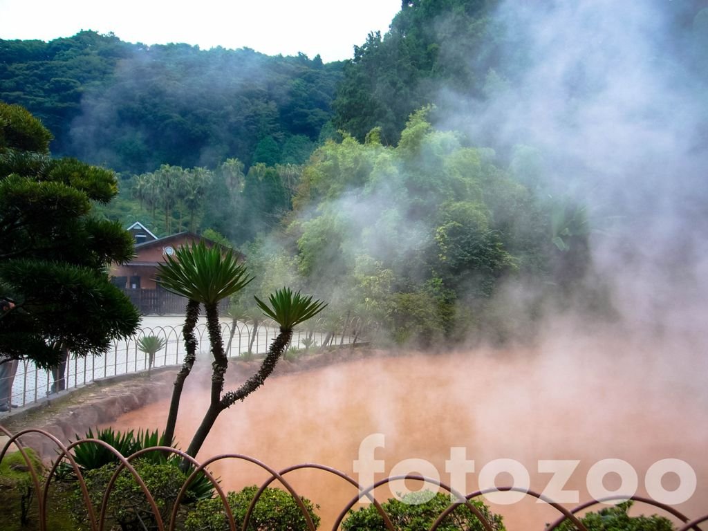 Beppu vörös pokla, japánul jigoku névre hallgat a legendás onsen.