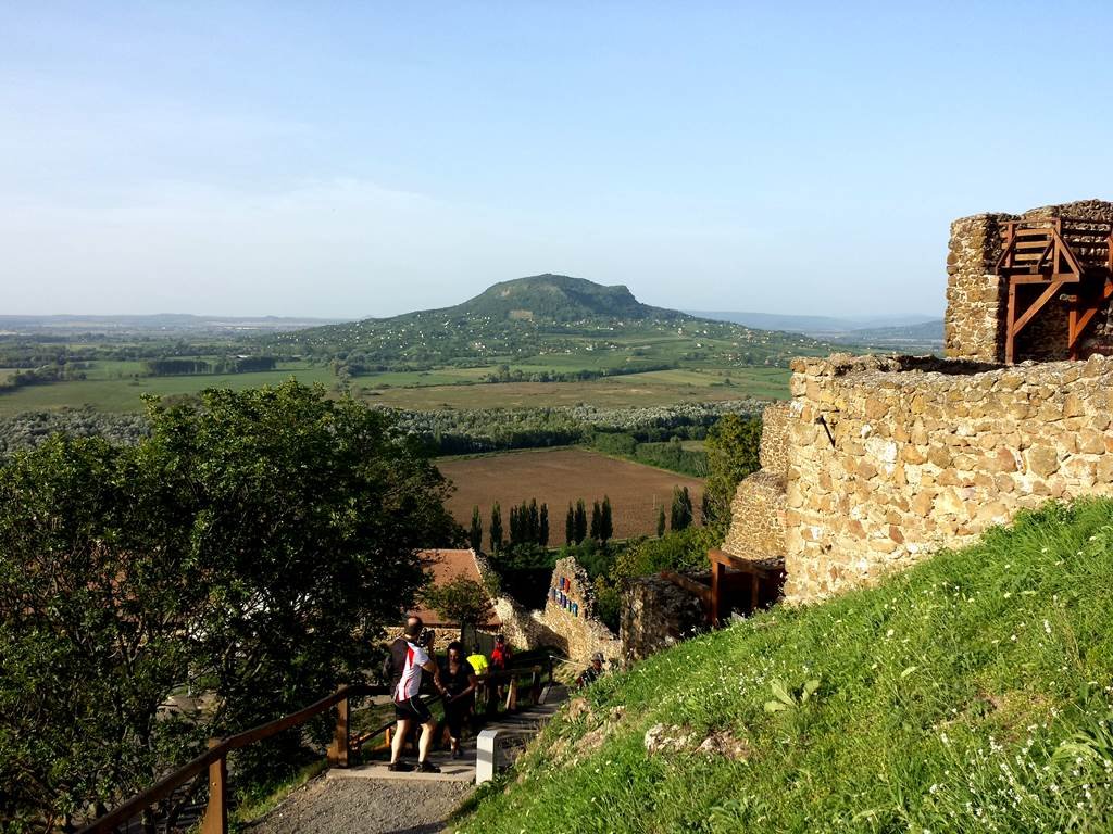 Kilátás a Szent György-hegyre a Szigligeti várból