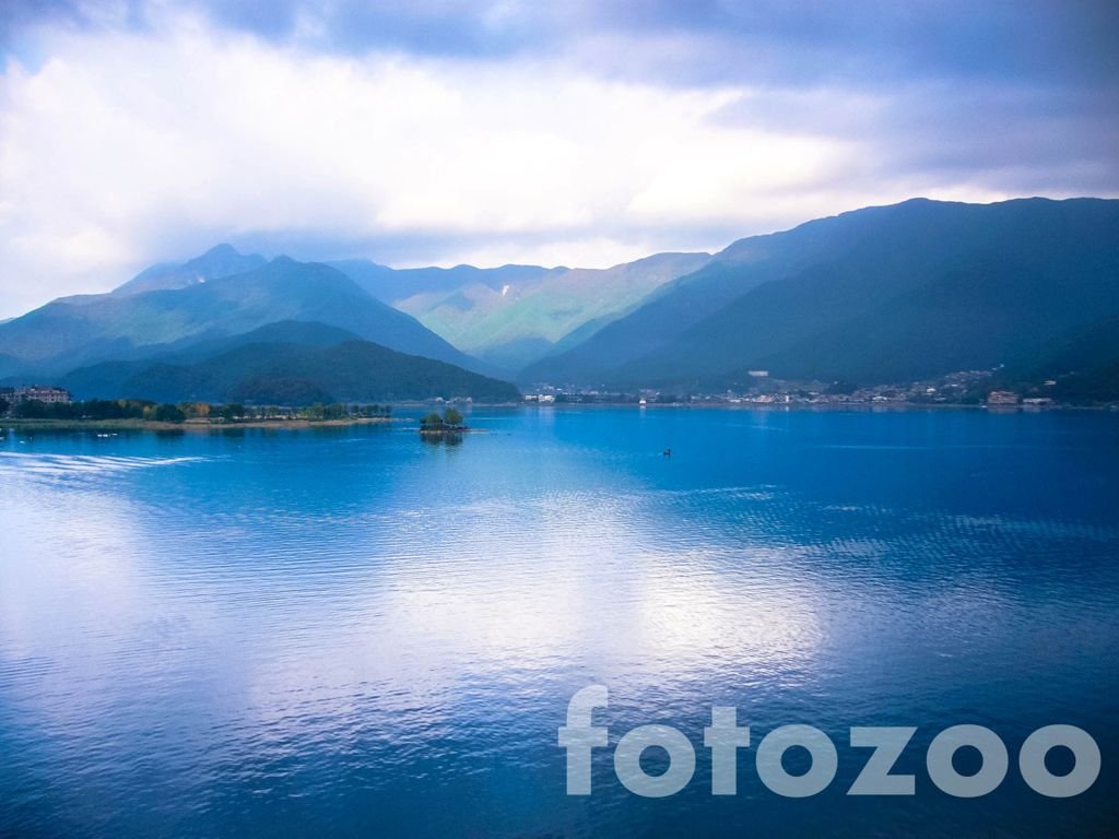 Az öt tó vidéke bárhol top attrakció lehetne, de a Fuji árnyékában meg kell elégednie a második hellyel.