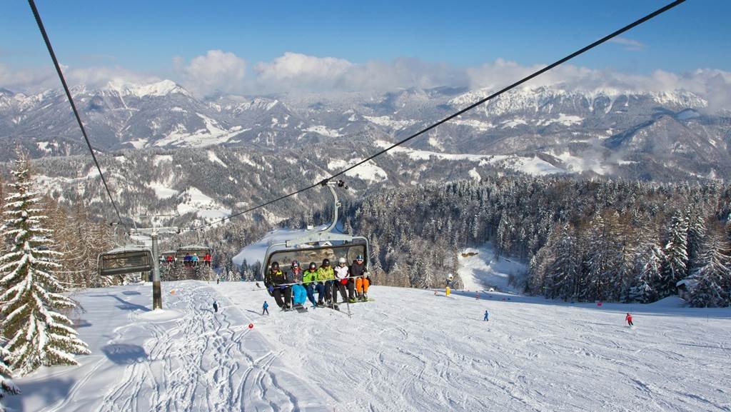 Sípálya, háttérben a Triglav