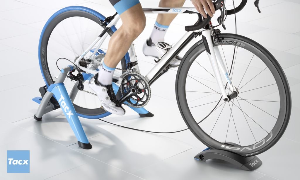 TACX SATORI SMART EDZŐGÖRGŐ Forrás: velostar