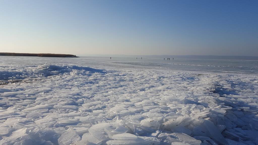 Podersdorf am See-nél ámulatba ejtett minket a gyönyörű simára befagyott Fertő tó.