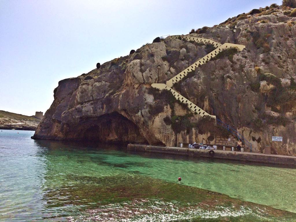 Xlendi Bay