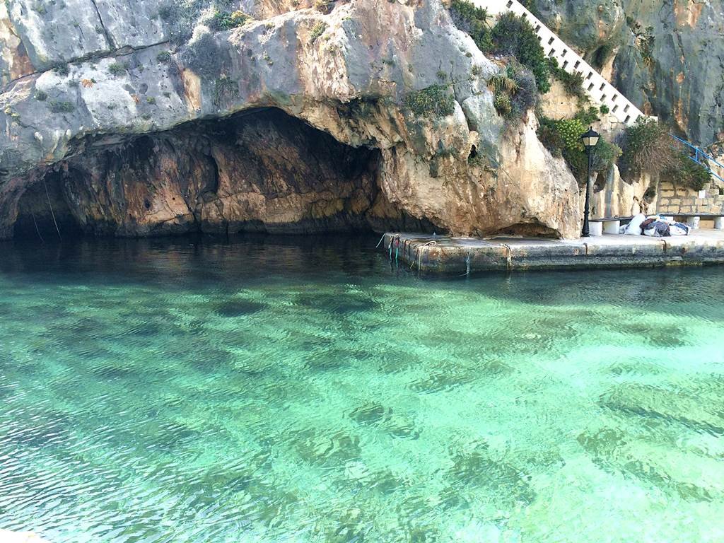 Xlendi Bay