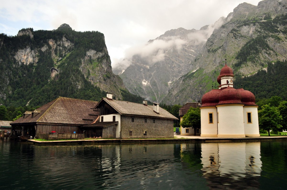 St. Bartholoma kápolnája, ahova csak hajóval érkezhetünk meg