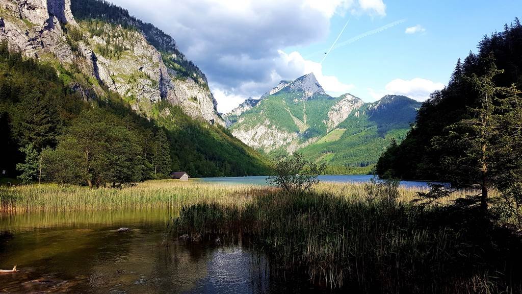 A Leopoldsteinersee idillikus képe