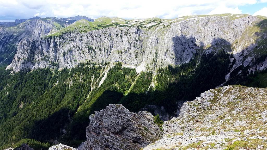 A Hochschwab hegyláncának egyik meredek sziklafalú gerince
