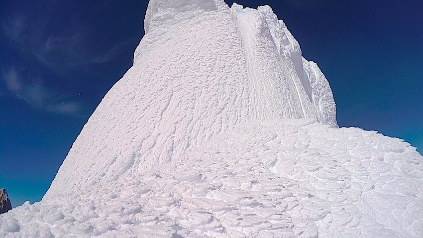 Szinte karnyújtásnyira a csúcs, mégis elérhetetlen... Markus Pucher a Cerro Torrén 2015