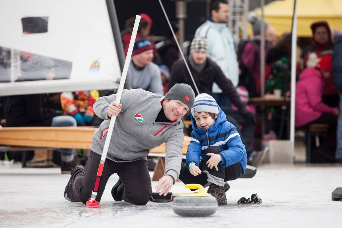 Curling Forrás: Szalmás Péter/MOB