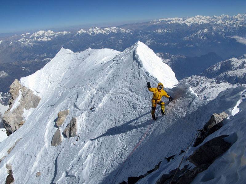 Simone Moro a Makalu első téli megmászásakor