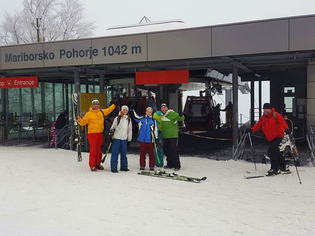 Kis csapatunk a felső állomáson