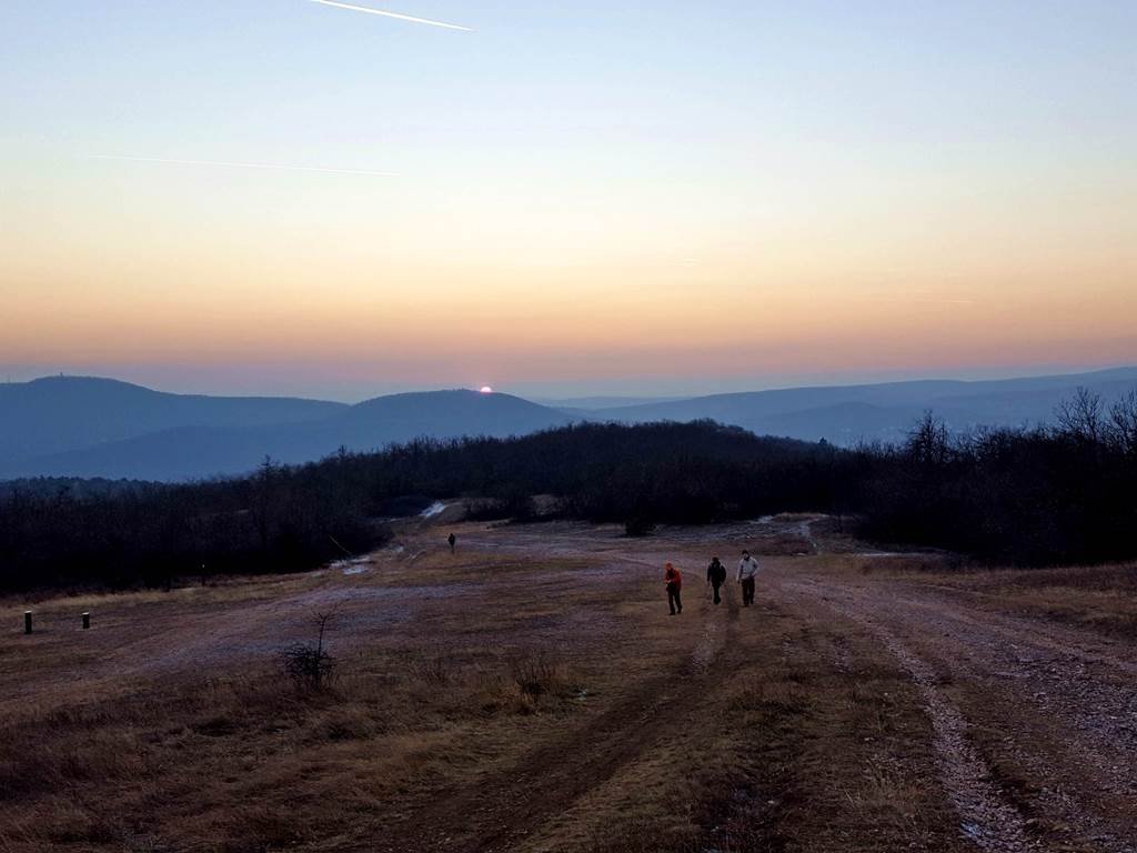 Háttérben a Budai-hegyek