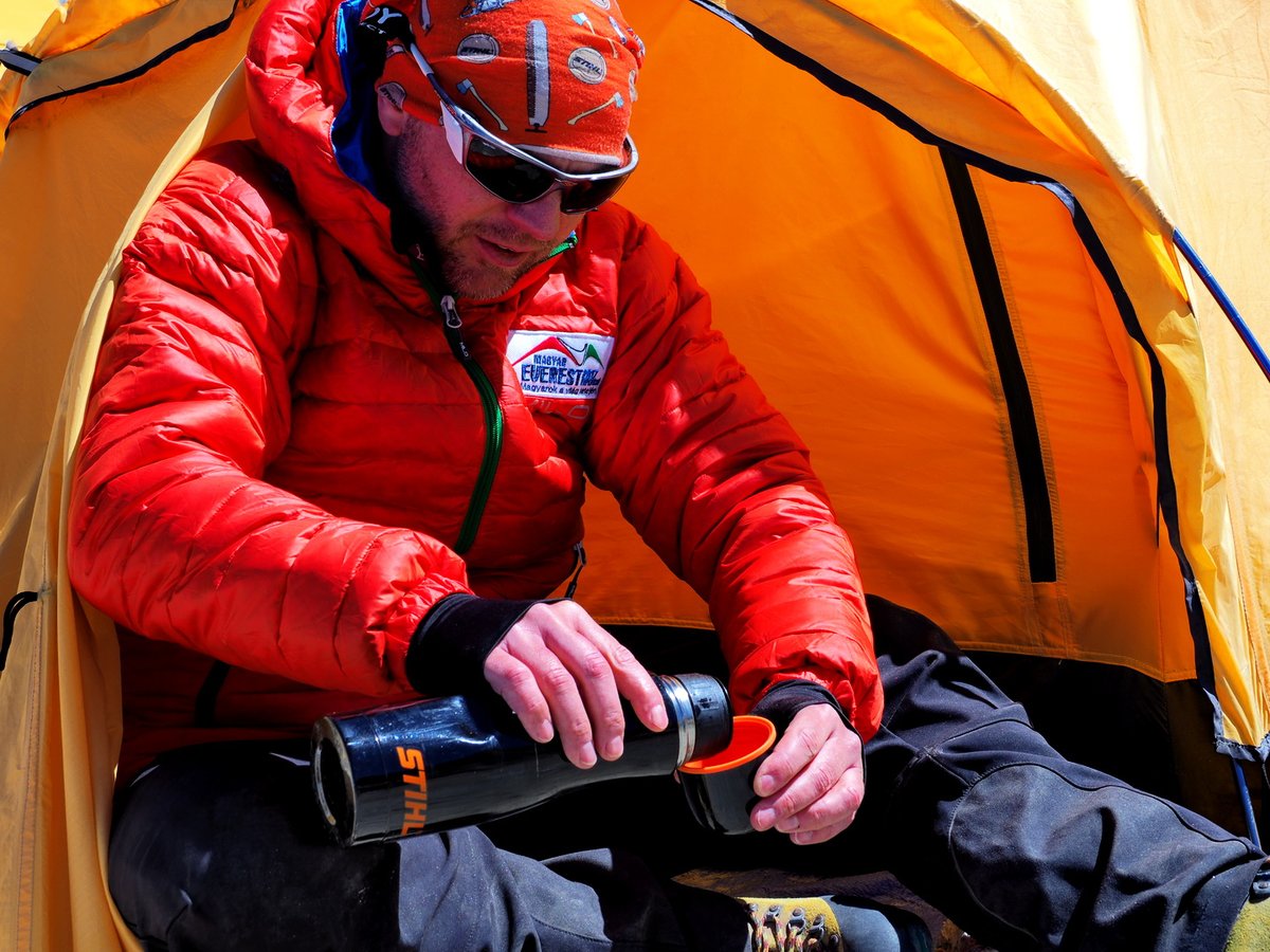 Teázás az Island Peak alaptáborban Forrás: Berek Péter