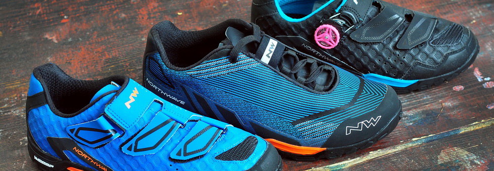 Lábbelik a hétköznapi „hősöknek”