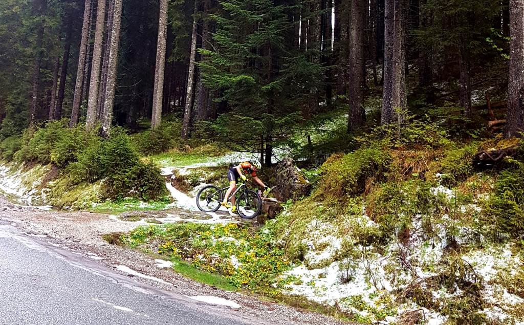 Úton a Pokljuka fennsíkra jégeső után