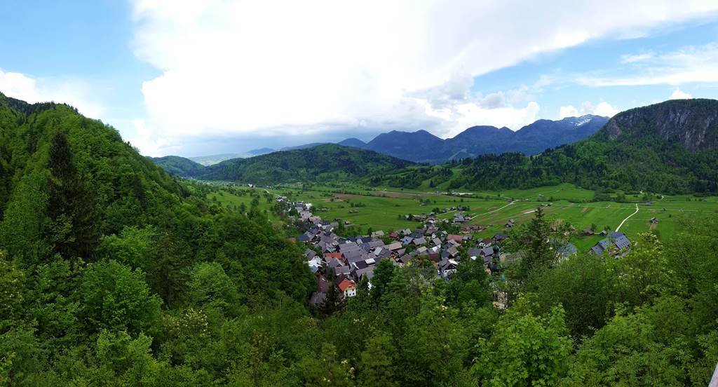 Bledből hegyen át Bohinj felé egy kis kitekintés Srednja Vas-ra 