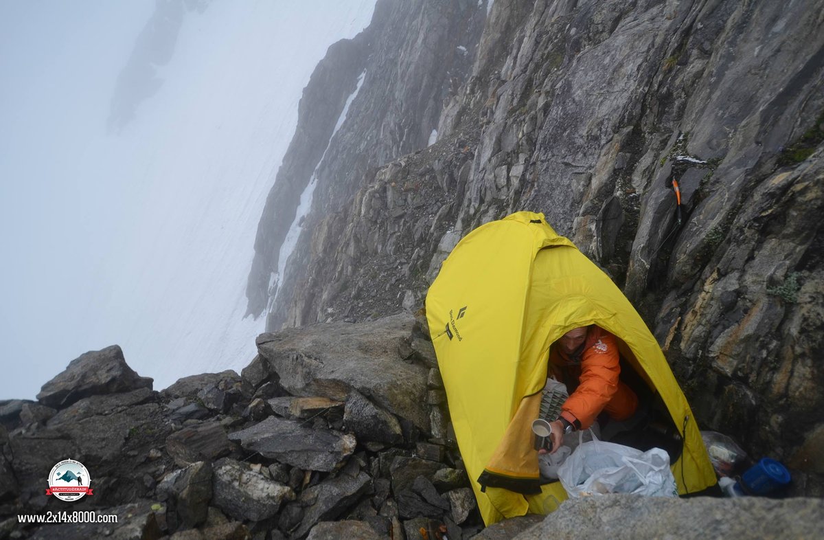 Bivakhoz készülve a Nanga Parbat Mazeno-gerincén