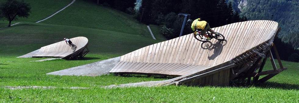 Csúcs bringázás az Ybbstal-kerékpárúton és a Königsberg Bikeparkban