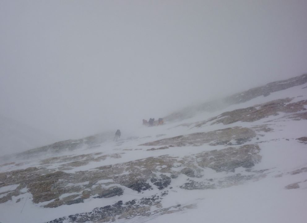 Az Everest Sárga-sávjában, mérsékelten optimális körülmények között... Forrás: Elizabeth Revol Facebook