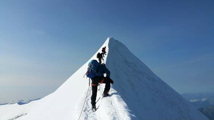 Akklimatizációs mászáson a Matterhorn előtt Forrás: Antonio Jesus Velez Ruiz Facebook