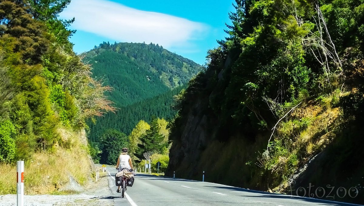 Úton az Abel Tasman Nemzeti Park felé. Forrás: Horváth Zoltán - Fotozoo