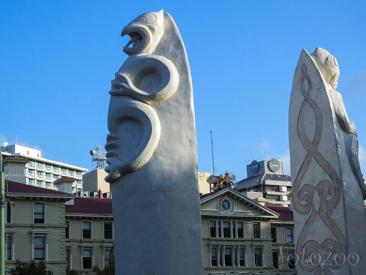 Maori szobrok teszik különlegessé a főváros hangulatát. Forrás: Horváth Zoltán - Fotozoo