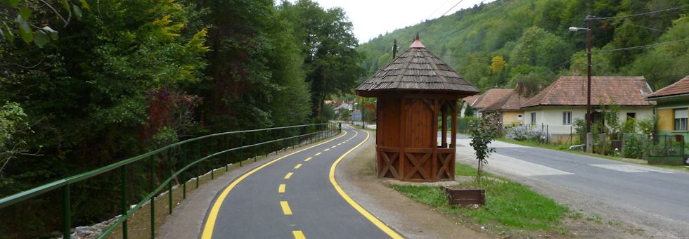 Újabb kerékpárutak építéséről döntött a kormány Hír