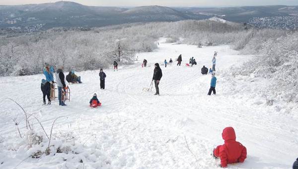 Téli sportok a Pilisi Parkerdőben