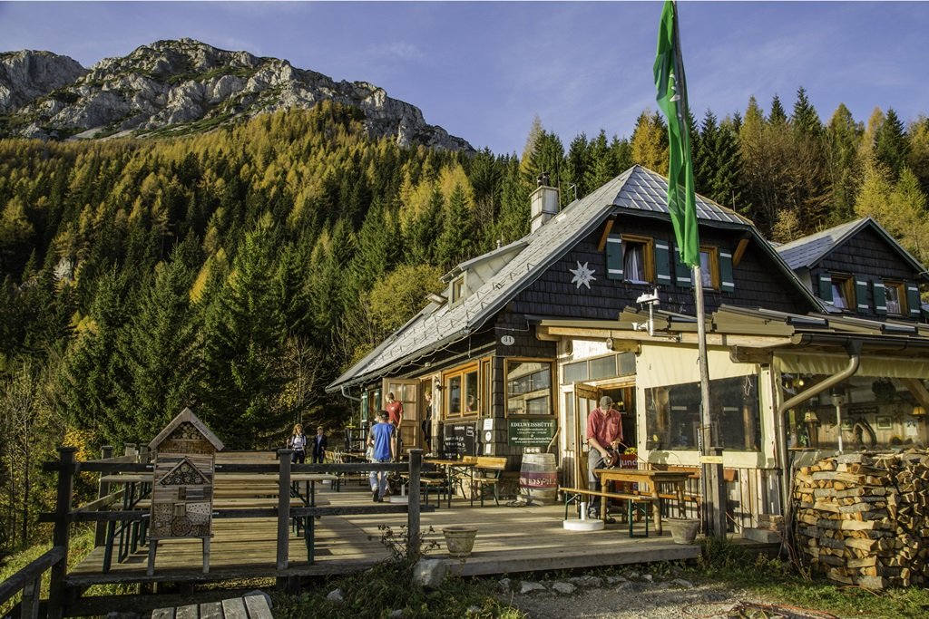 Az Edelweißhütte a Schneebergen Forrás: ŞWA_FranzZwickl