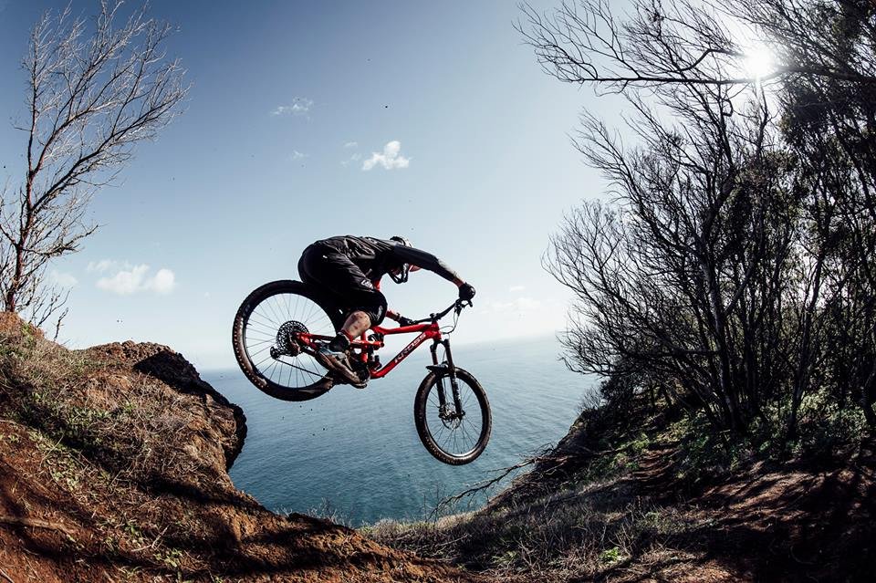 Robert Piekara és a KROSS New Moon 3.0 Enduro MTB Forrás: (c) kross.eu