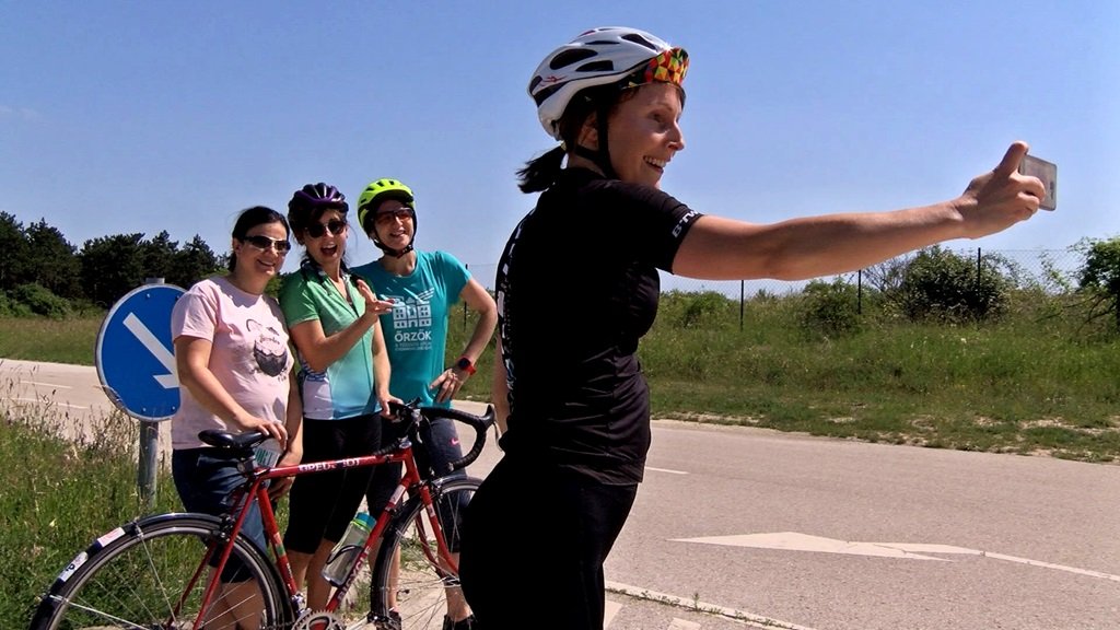 A jótékony célokat támogató eseményen a résztvevők 8 nap alatt 1913 km-t kerékpároztak!