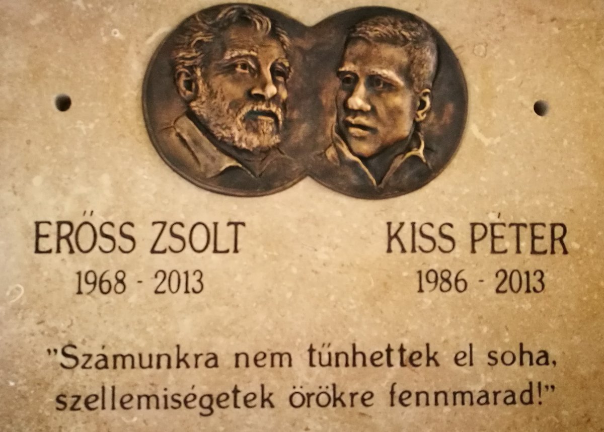 Erőss Zsolt és Kiss Péter emléktáblája Forrás: Mozgásvilág/Pintér László