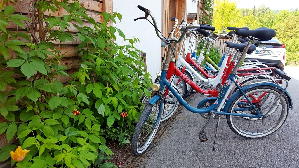 Pony bringák sorakoznak - a hazai Camping biciklik szlovén megfelelője