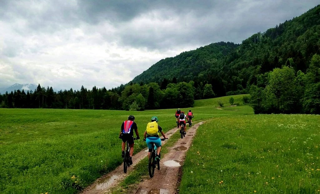 A Bledtől délre eső fennsík kellemes kerékpáros ösvényeket tartogat Forrás: Mozgásvilág.hu