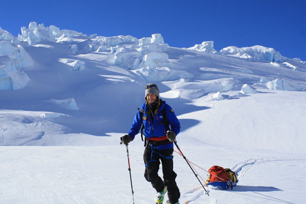 Rakonczay Gábor sarkvidéki tréning közben az Új-Zélandi Tasmán-gleccseren