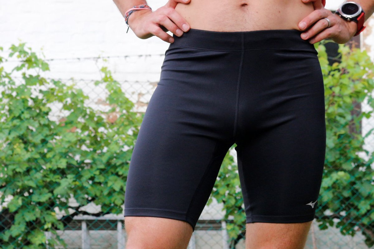 Mizuno Impulse Core Mid Tight Forrás: Mozgásvilág
