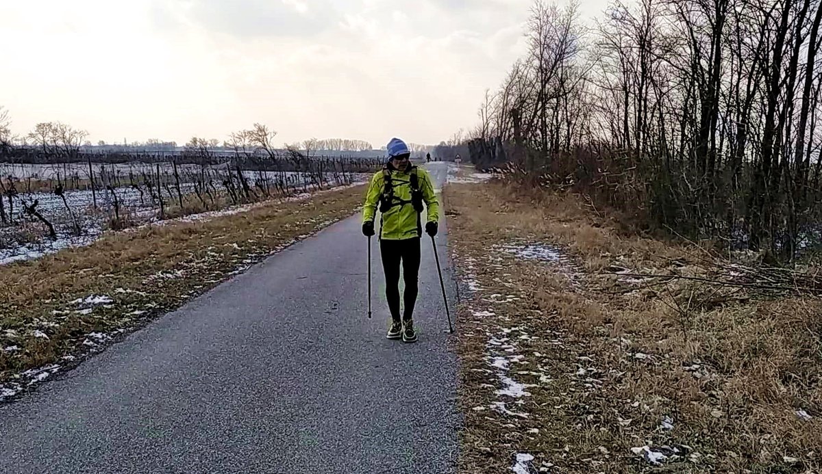 A holtpont: Zoli nordic walking botra váltott Forrás: Rausz Péter