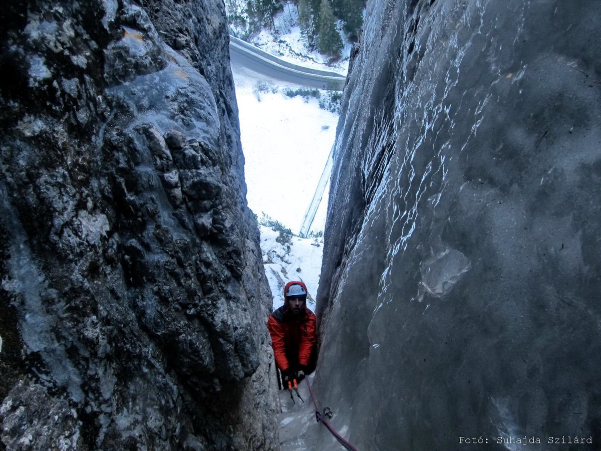 Betyár-rés (Anonima Trentini 5 M6) első magyar átmászás, Dolomitok Forrás: Suhajda Szilárd