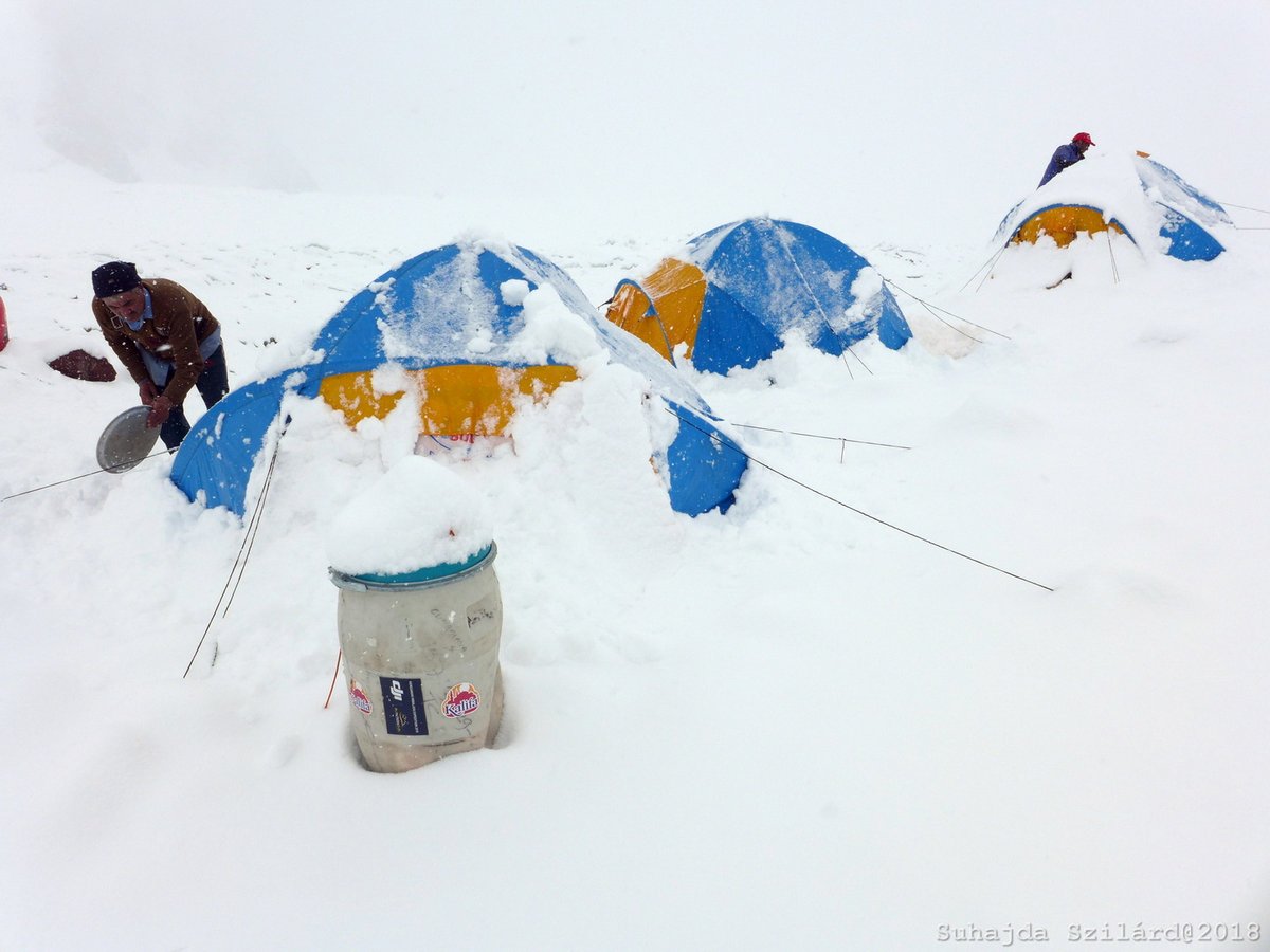 Kéthetes alaptábori várakozás (Gasherbrum BC) Forrás: Suhajda Szilárd