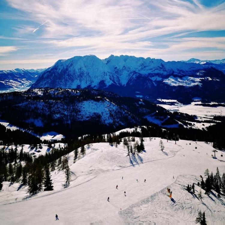 2 méter magas hófalak között síeltünk Ausztriában!