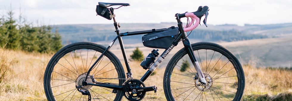 Shimano piacra dobta a világ első gravel/bringatúra alkatrész szettjét